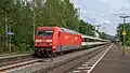 101 135 mit EC 8 Zürich–Hamburg-Altona in Bonn-Oberkassel (Juli 2020)