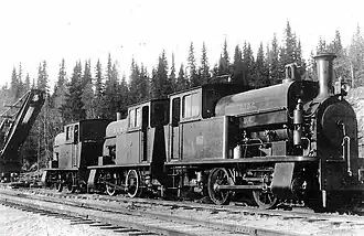 DIOC B4 (rechts, bei der Anlieferung 1905)