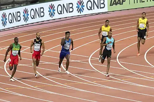 Demish Gaye (gelbes Trikot, Dritter von rechts) erreichte Platz sechs