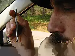 Dabbing (Verdampfen von öligem Cannabisextrakt)