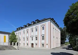 Schloss Dachsberg, dient seit 1921 als Schulgebäude