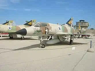 Eine Dassault Mirage IIICJ Shahak mit 13 Abschüssen, auch geflogen von der 119. Staffel „Bat“ auf Tel Nof