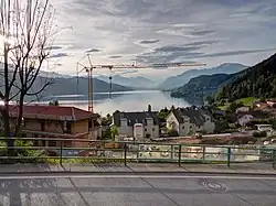 Abgerissener Gasthof, erster neuer Wohnblock