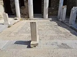 Das Mosaik im Peristyl