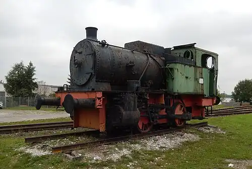 Denkmal-Dampflok neben dem Umspannwerk