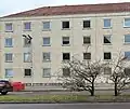 Ehemaliger Standort, etwa bei der dritten bzw. vierten Fensterachse von links, 2023