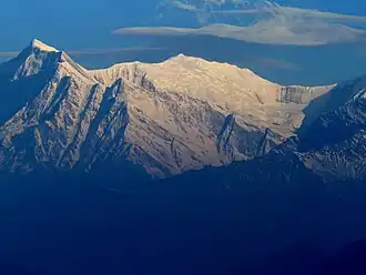 Blick von Poon Hill auf den Gurja Himal (links) und den Dhaulagiri VI (Mitte)