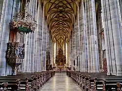 Die Hochzeitsmesse wurde in der Stadtpfarrkirche St. Georg in Dinkelsbühl gedreht.[6]