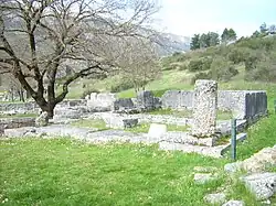 Blick auf die Reste des zweiten Dionetempels, April 2008