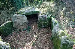 Dolmen mit Seitenkammern