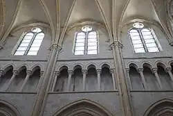 Triforium und Obergadenfenster