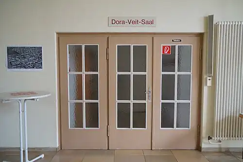 Eingang zum Gemeindesaal vom Eingangsbereich aus