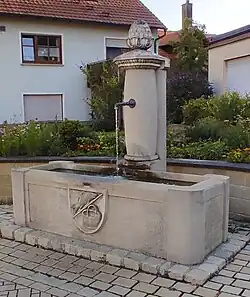 Der Dorfbrunnen an der Zeiler Straße