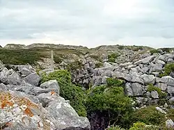 Einer der zahlreichen Steinbrüche, … 3)