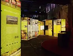 Ausstellung in der Halle im Jahr 2007