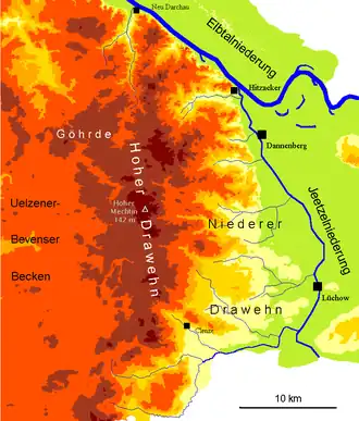 Lage des Hohen Mechtin im Drawehn; Darstellung u. a. mit Höhenschichten hellgrün (Bereiche unter 20 m), orange-rot (50–75 m), dunkelbraun (über 100 m)