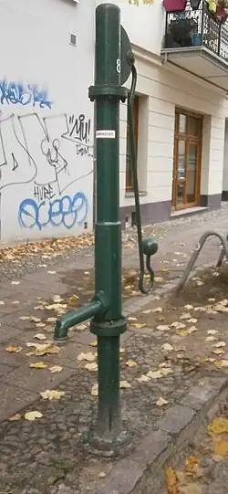 Säule (FSH-L) mit drei ver­schraubten Rohren, lange Erwei­terung