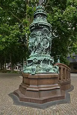 Detail eines Fahnenmastes