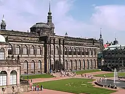 Die Sempergalerie im Dresdner Zwinger aus Sorten des Elbsandsteins