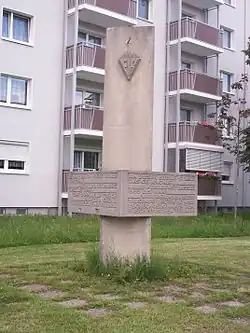 Gedenkstele am Standort der ehemaligen Haftanstalt Mathildenstraße in Dresden