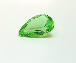 Dresdner Grüner Diamant im Pendeloque-Schnitt (Kopie)
