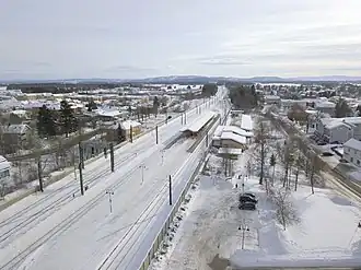 Blick auf Kløfta und den Bahnhof