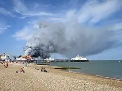 Brand des Eastbourne Piers am Nachmittag des 30. Juli 2014