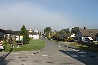 Dorfzentrum von Bryneglwys