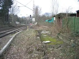 Reste der Bahnsteige und der Unterführung