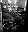 Treppenhaus mit Blick vom zweiten Obergeschoss hinab (1949)