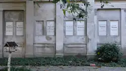 Ehrengrab der Familie Michelet im November 2010