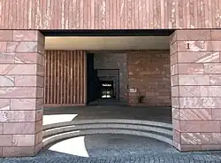 Eingang des Museums Tinguely