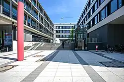Eingang zum Neuro-Kopf-Zentrum