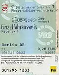Von der BVG ausgegebene VBB-Einzelkarte als Papierticket, hier mit Entwerterabdruck im oberen Drittel