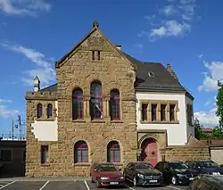 Fürstenpavillon, Straßenseite