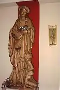 Elisabethstatue und Reliquiar