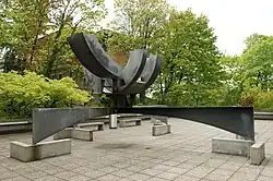 Eisenplastik Doppel-Kelch (Jimmy F. Schneider 1972)