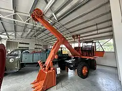 Savaeigė mašina birioms medžiagoms kasti ir perkelti.