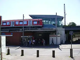 Der Bahnhof Elbgaustraße