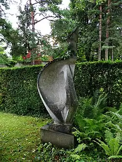 Grabstein von Raoul Ratnowsky (1912–1999) für Emil Anderegg (1903–1967) und Nora Anderegg-Ratnowsky (1908–2000). Friedhof Feldli, St. Gallen