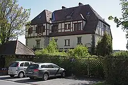 Erhaltenes Empfangsgebäude in Hollfeld