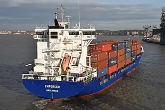 Die Enforcer bei Ankunft im Hafen von Tilbury