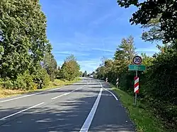 Westlicher Ortsanfang von Ente – B 506 (Kölner Straße)