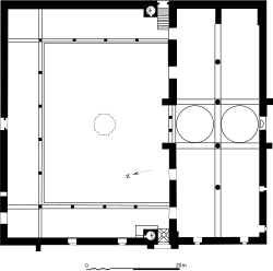 Linkes Bild: Isabey-Moschee in Selçuk, Provinz Izmir Rechtes Bild: Grundriss der Isabey-Moschee