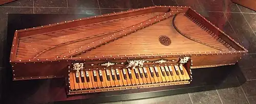 Polygonales italienisches Virginal von A. Patavinus.