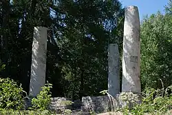 Drei Säulen des Galgens von 1702 in Ernen, Schweiz