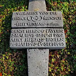 Ernst Herzog-Payern (1898–1967) SP-Politiker, Nationalrat. Barbara Alice Herzog-Payern (1898–1993) Grab, Friedhof am Hörnli