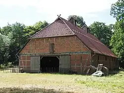 Stallgebäude im ehemaligen Ettenbostel (2016)