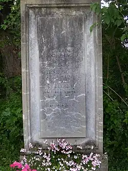 Eugen Blocher-Strübin (1882–1964), Bundesrichter, SP-Parteipräsident. Fritz Blocher-Krapf (1914–1977), Hans Blocher-Hanni (1923–2006). Grab, Wolfgottesacker, Basel