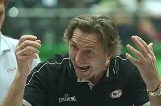 Neno Ašćerić als Coach der österreichischen Basketball-Nationalmannschaft